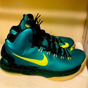 Nike KD Incredible Hulk Size 11 Sneakers Basketball Shoes